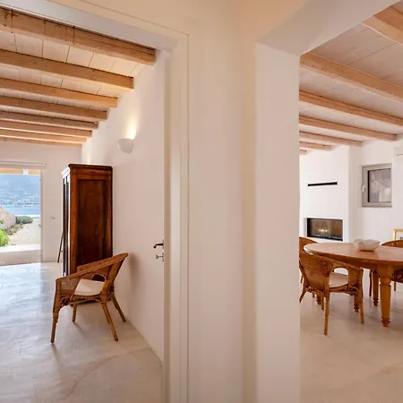 Donum Dei Seaside Suites&villa *