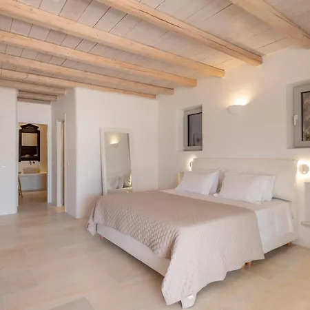 Donum Dei Seaside Suites&villa Krotiri