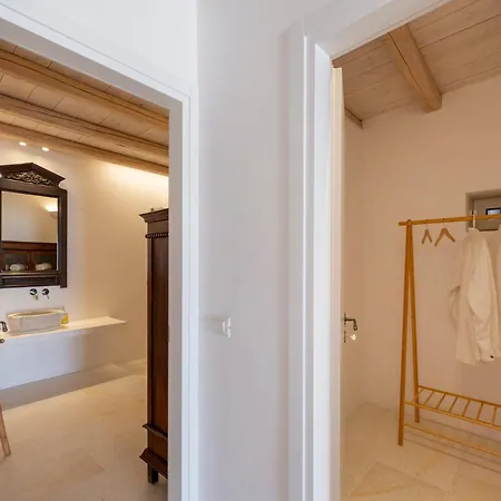 Donum Dei Seaside Suites&villa *
