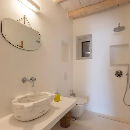 Donum Dei Seaside & Διαμέρισμα Krotiri