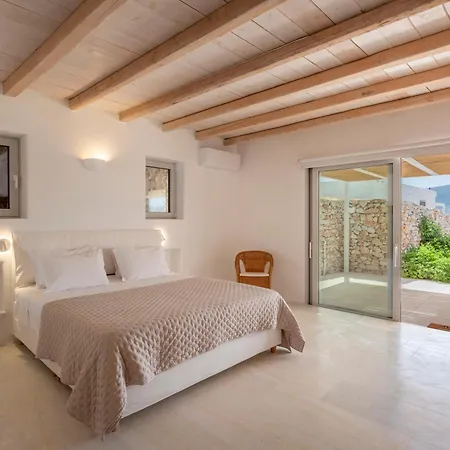 Donum Dei Seaside Suites&villa Apartment