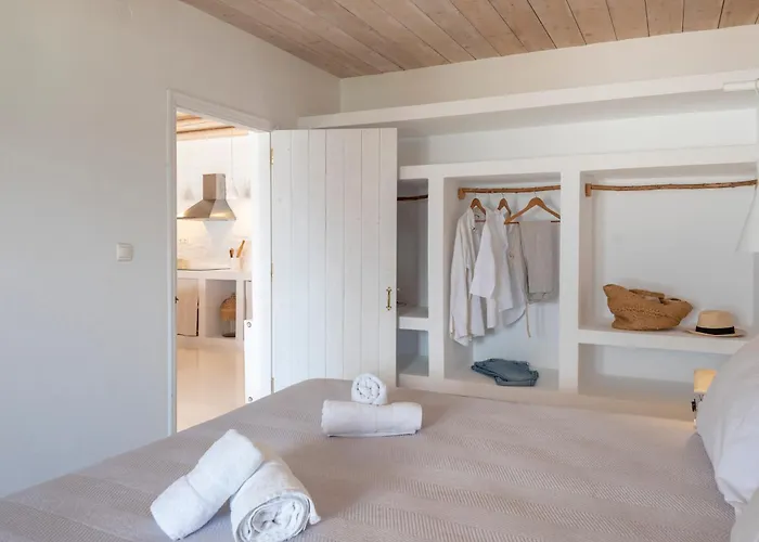 Donum Dei Seaside & Apartamento Krotiri